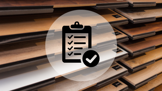 Échantillons de revêtements de sol en bois, vérifiés et organisés pour sélection ou évaluation.