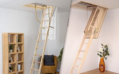 Échelle en bois dépliable, permettant d'accéder à un espace supérieur dans une pièce.